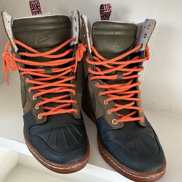 Nike Dunk Sky Hi Sneakers Hidden Wedge Heel H2O Repel Loden/Black Size 6.5 - Picture 4 of 10